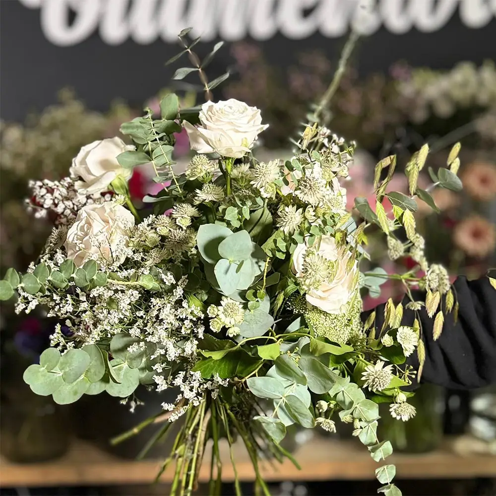 Greenery-Strau&szlig; &ndash; modern, reduziert & nat&uuml;rlich gebunden